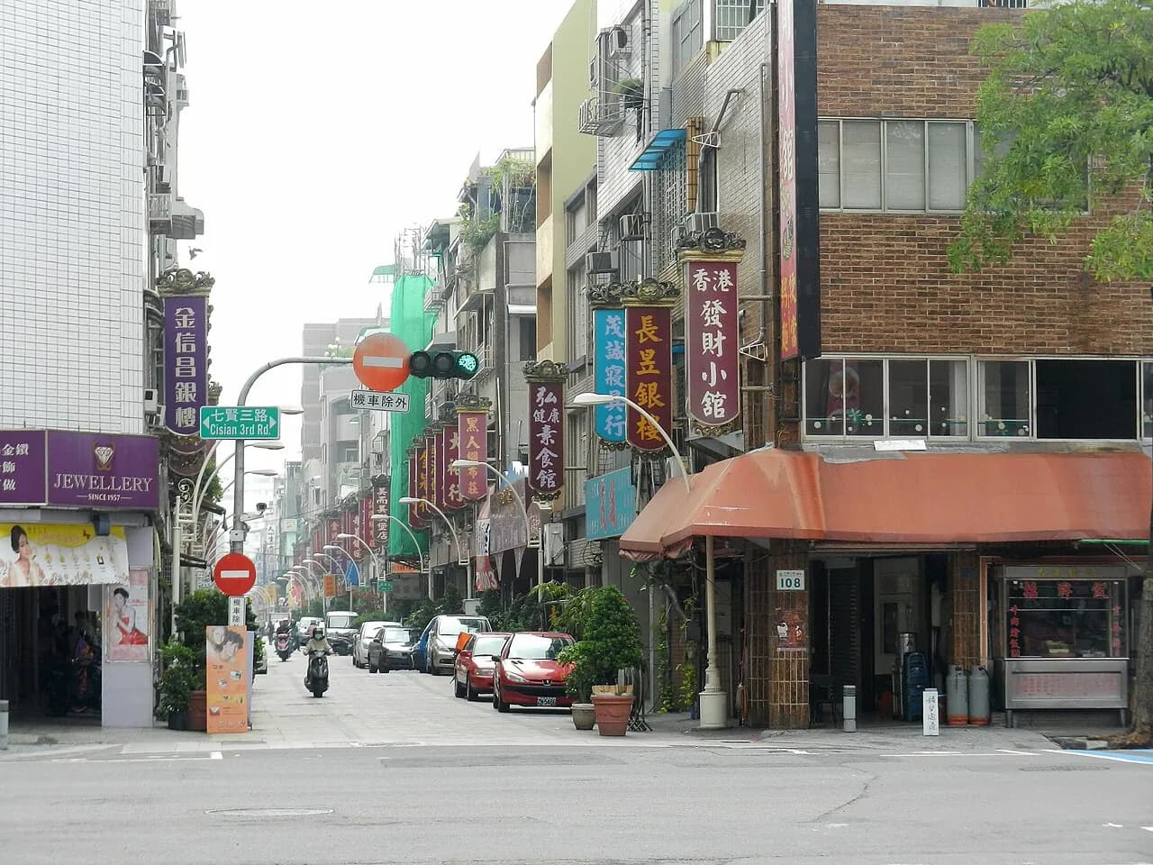2027 高雄新樂街過年市集攻略｜除夕至初三封街營業時間・春節包棟住宿