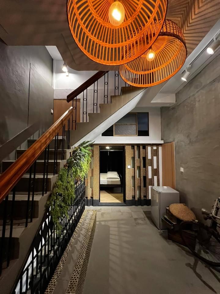 你好哇寓所高雄包棟民宿 - 寬敞明亮的客廳聚會空間