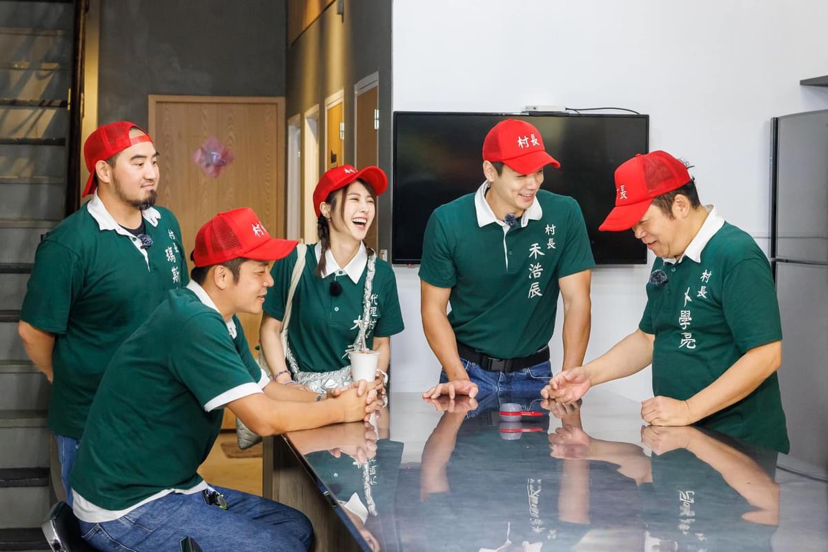 你好哇寓所設施 - 開放式大中島廚房與圍爐餐桌